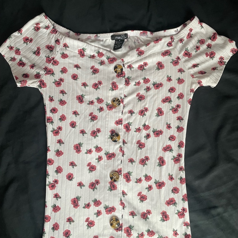 Rue21 White Pink Fitted Short Sleeve Blouse